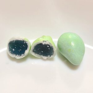 イトピスの実、割ってみた